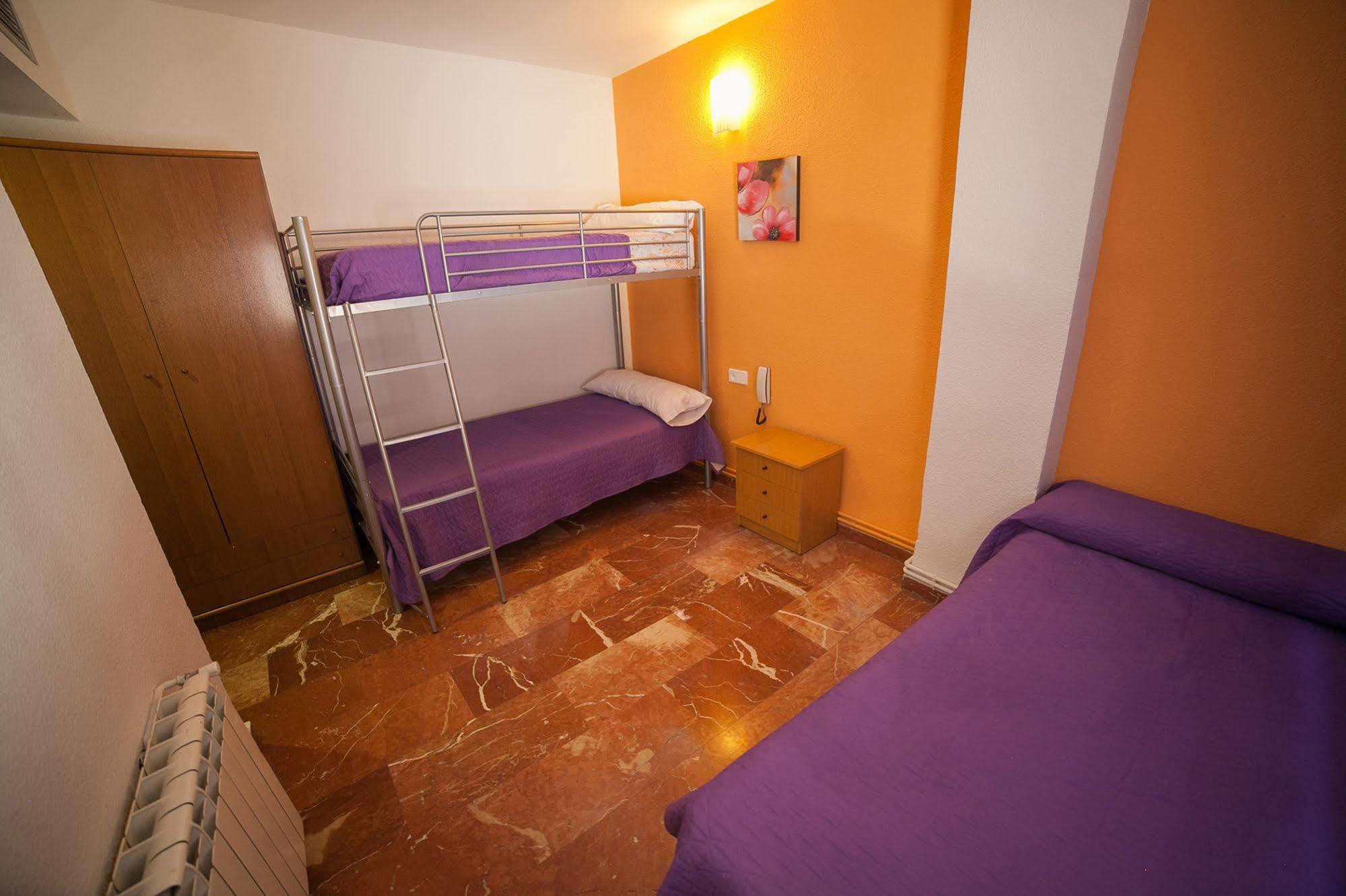 Hostal Nevot Granada Exterior photo