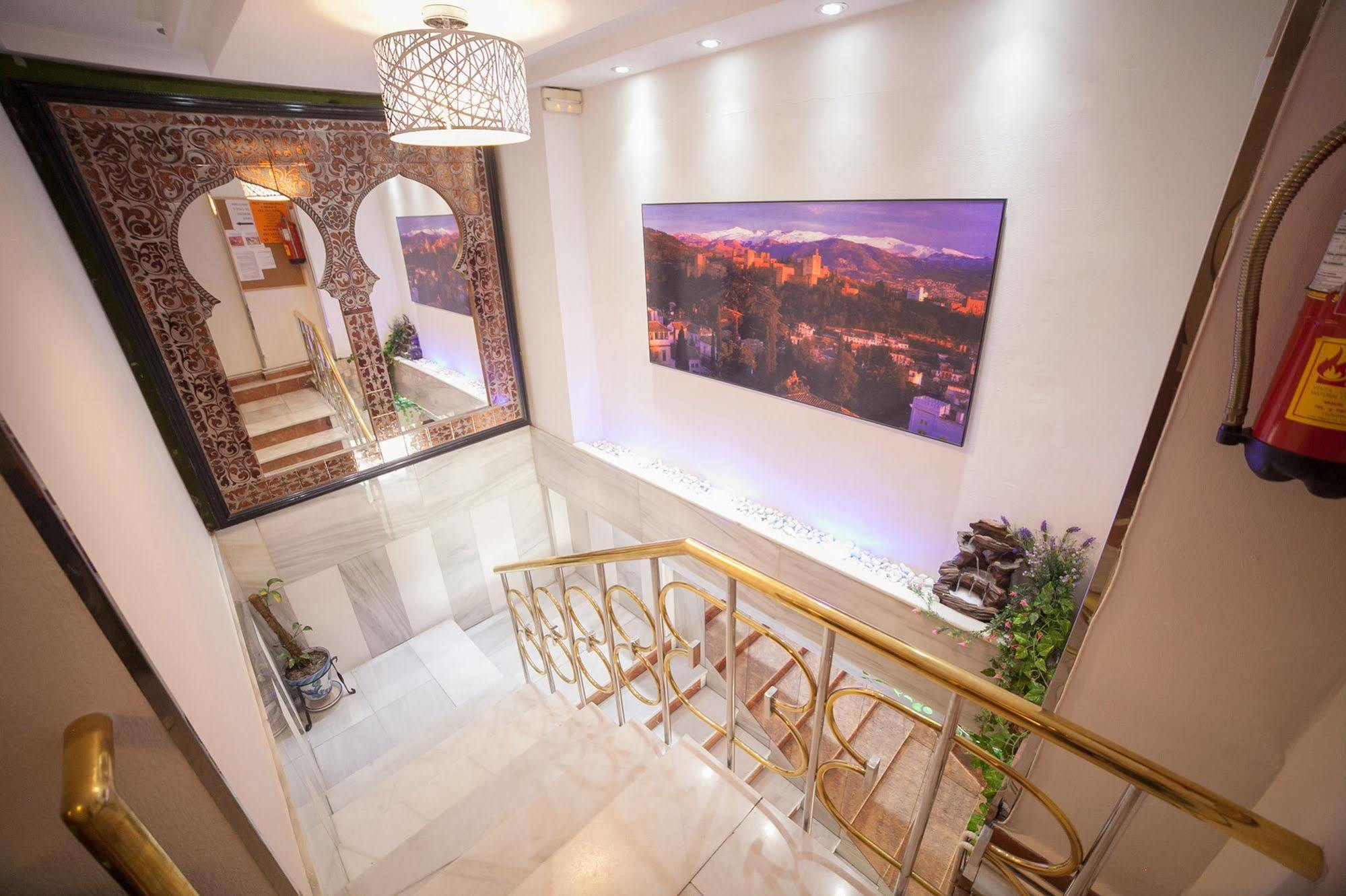Hostal Nevot Granada Exterior photo